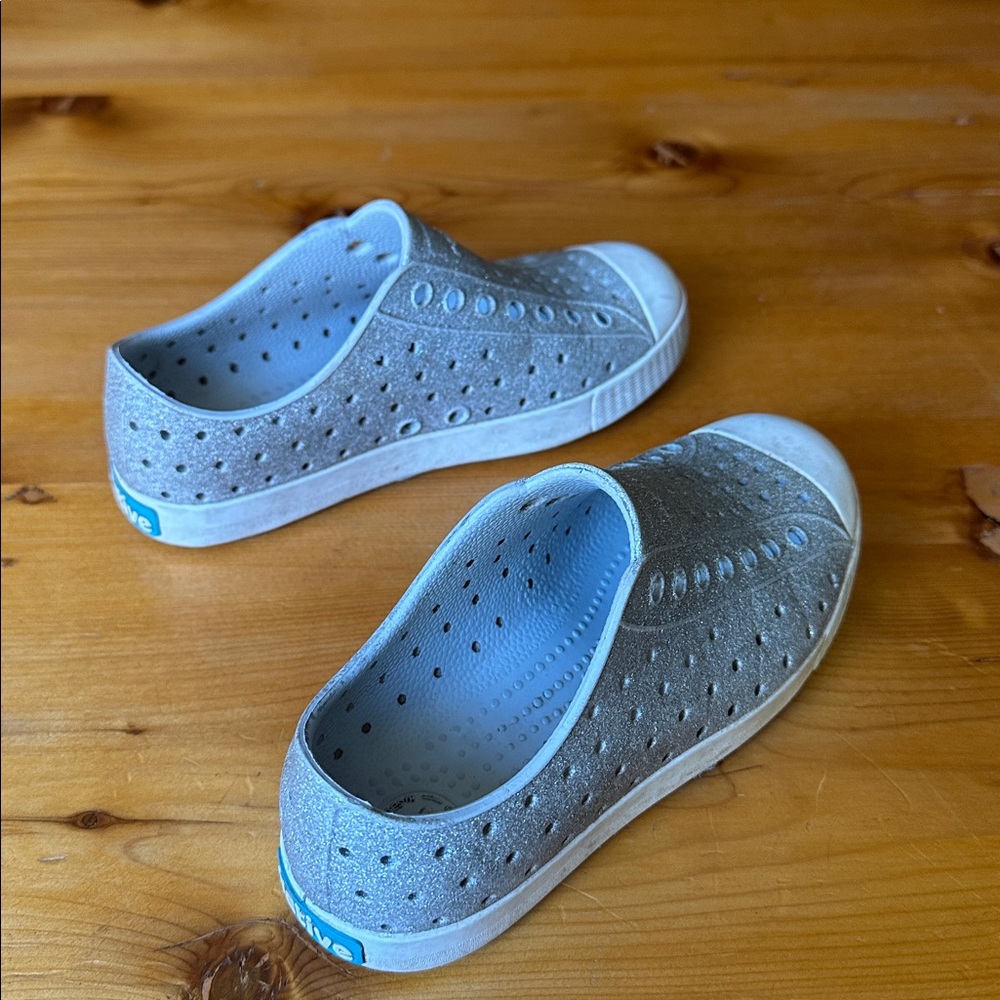 Native Kids Silver Sparkle Slip-On Sneakers - Picture 3 of 5